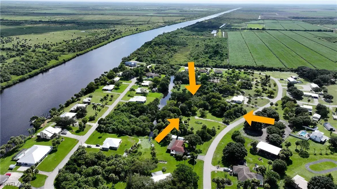 Picture of 1079 Indian Mound Rd, Moore Haven, FL 33471