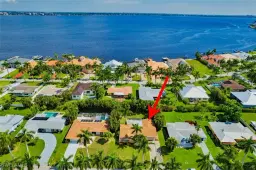 Picture of 412 Bayshore Dr, Cape Coral, FL 33904