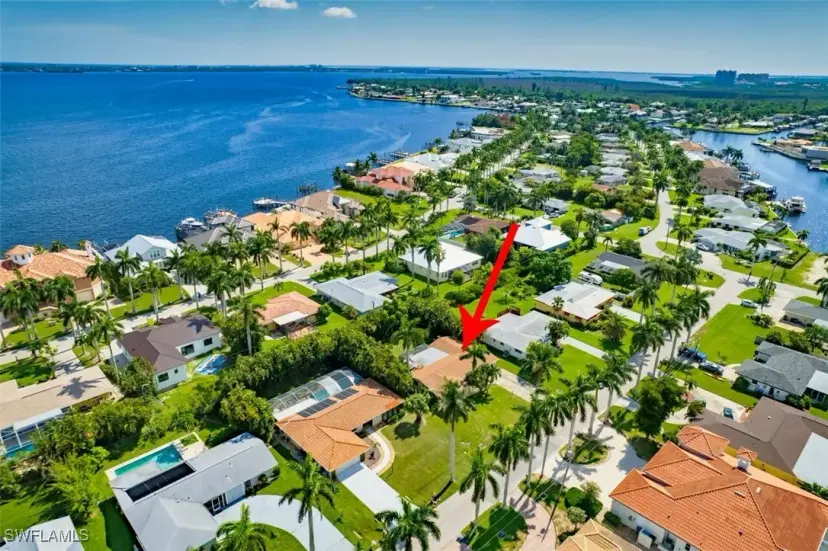 Picture of 412 Bayshore Dr, Cape Coral FL 33904