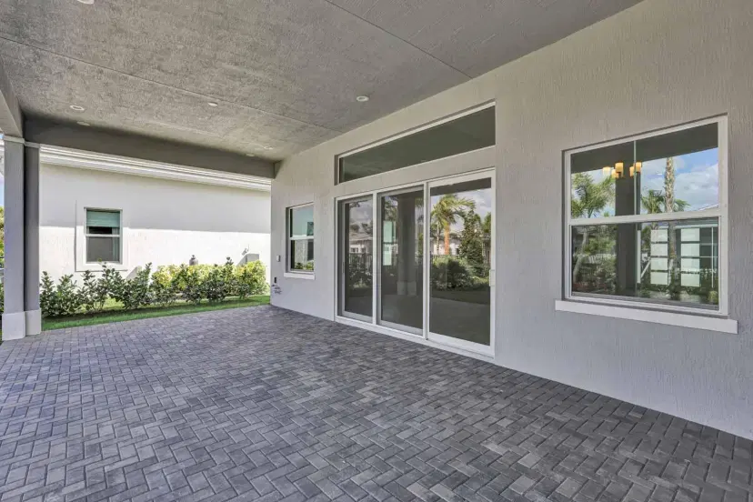 Picture of 10035 Seagrass Way, Palm Beach Gardens FL 33412