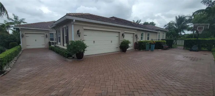 Picture of 5716 S Sterling Ranch Dr, Davie FL 33314