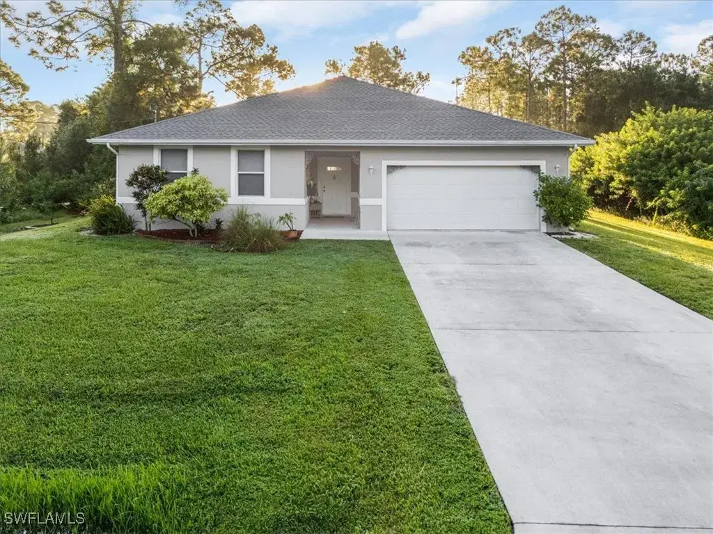 Picture of 912 Magnolia Ave, Lehigh Acres, FL 33972