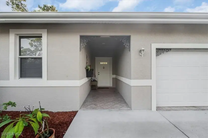 Picture of 912 Magnolia Ave, Lehigh Acres FL 33972