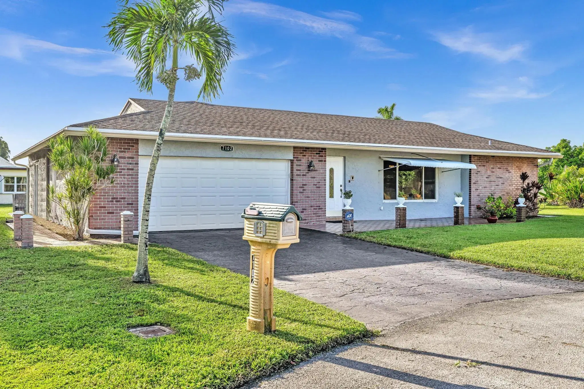 Picture of 7102 NW 93Rd Ave, Tamarac, FL 33321