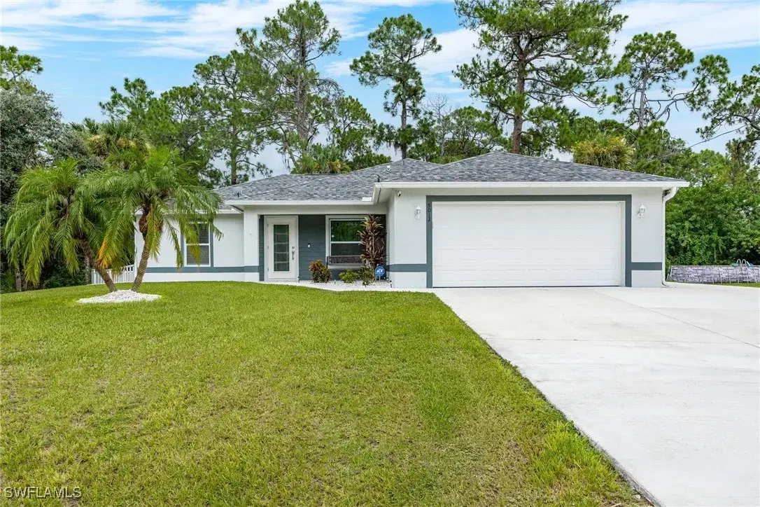 Picture of 5012 Sun Ct, Labelle, FL 33935