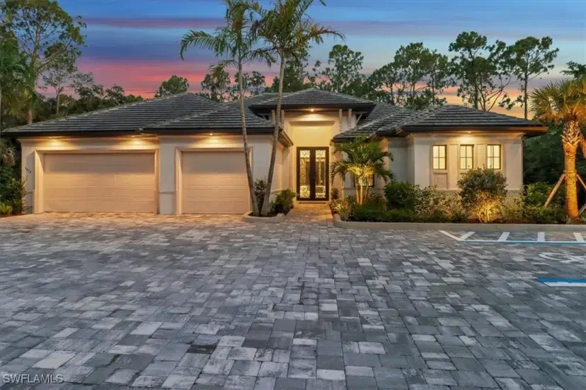 Picture of 4472 Pine Ridge Rd, Naples FL 34116