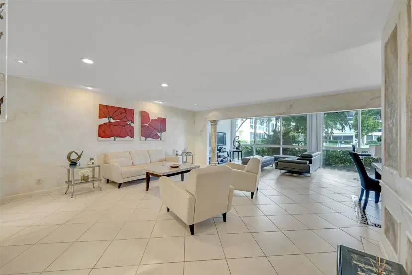 Picture of 3001 NE 47Th Ct 113, Fort Lauderdale FL 33308