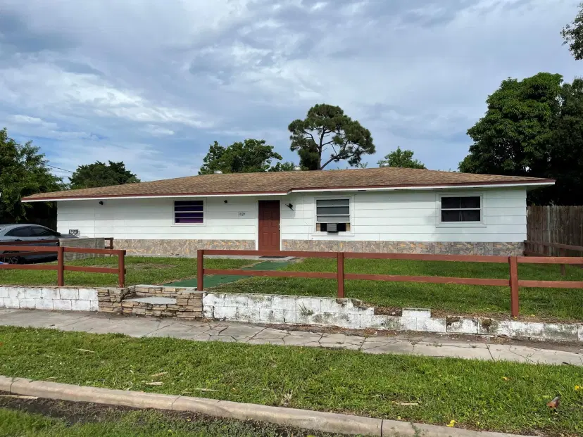 Picture of 3024 W Dixie Boulevard, Fort Pierce FL 34946