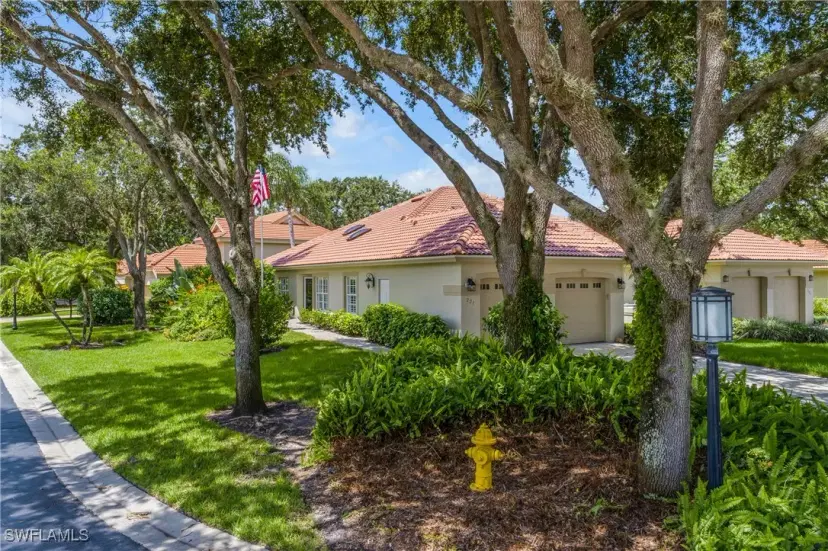 Picture of 221 Napa Ridge Rd E, Naples FL 34119