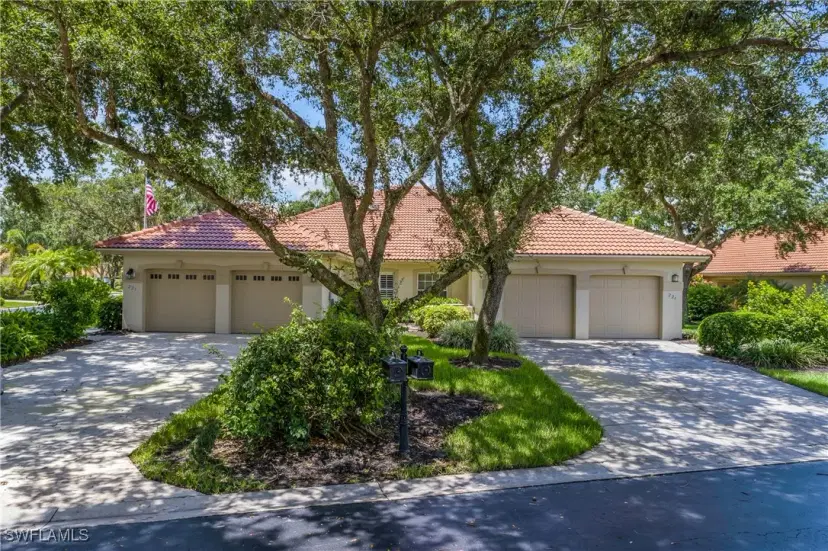 Picture of 221 Napa Ridge Rd E, Naples FL 34119