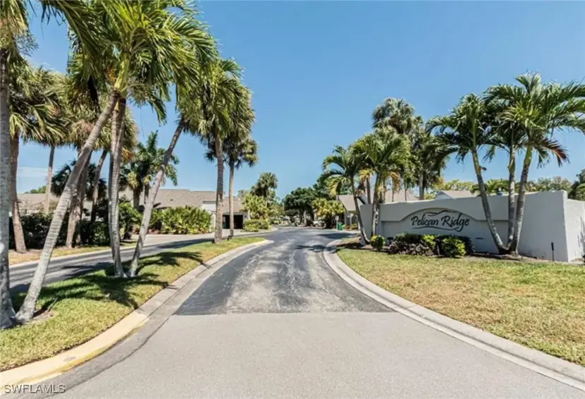 Picture of 820 Meadowland Dr E, Naples FL 34108