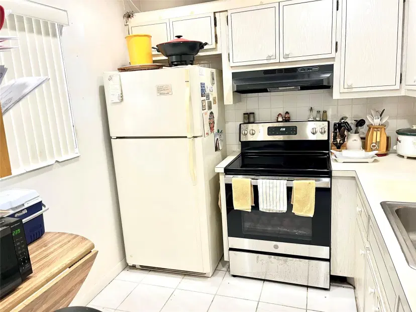 Picture of 5111 W Oakland Park Blvd 105, Lauderdale Lakes FL 33313