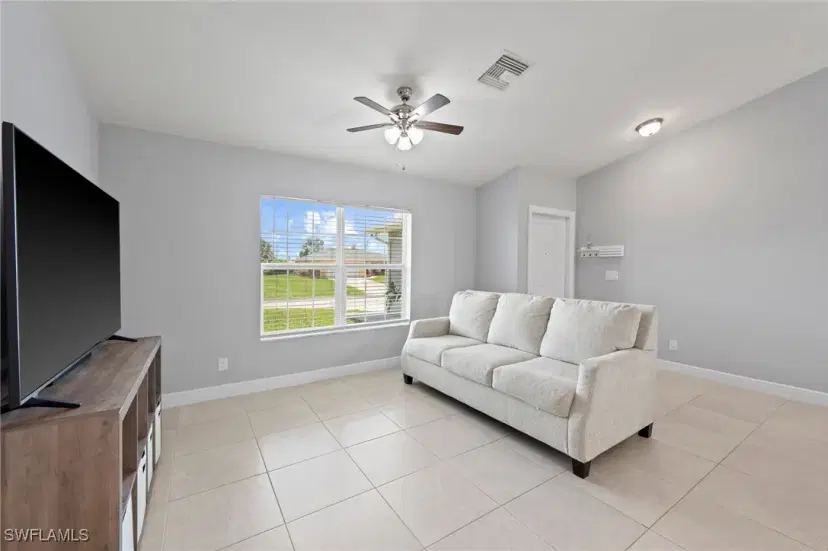 Picture of 1700 NE 7Th Pl, Cape Coral FL 33909