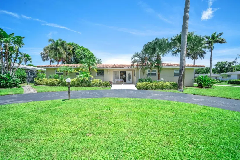 Picture of 215 Entrada Dr, Hollywood FL 33021