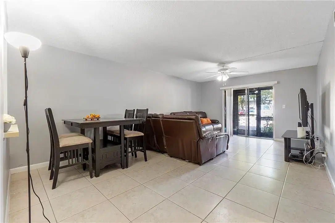 Picture of 4113 NW 88Th Ave 105, Coral Springs, FL 33065