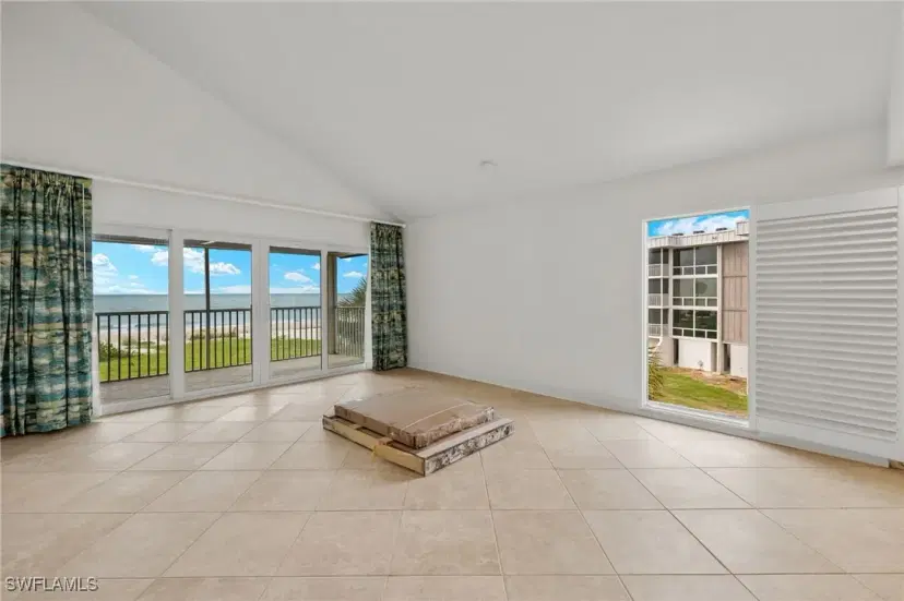 Picture of 2255 W Gulf Dr 102, Sanibel FL 33957