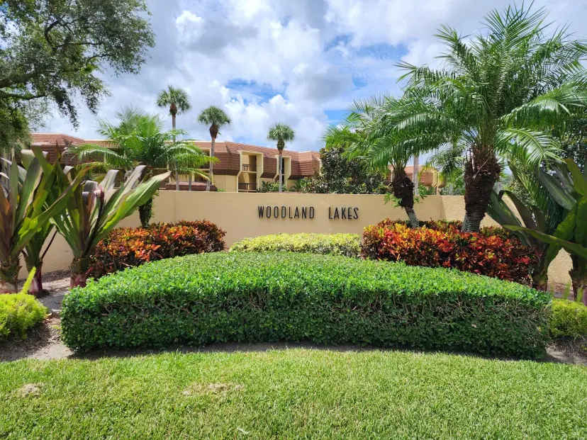 Picture of 5344 Woodland Lakes Drive 223, Palm Beach Gardens FL 33418