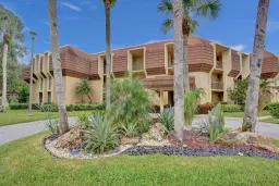 Picture of 5344 Woodland Lakes Drive 223, Palm Beach Gardens, FL 33418