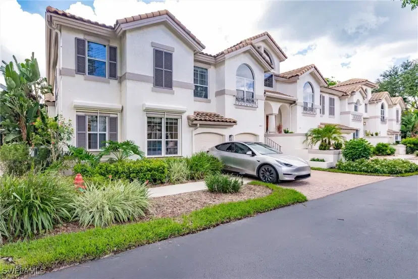 Picture of 181 Colonade Cir 1405, Naples FL 34103