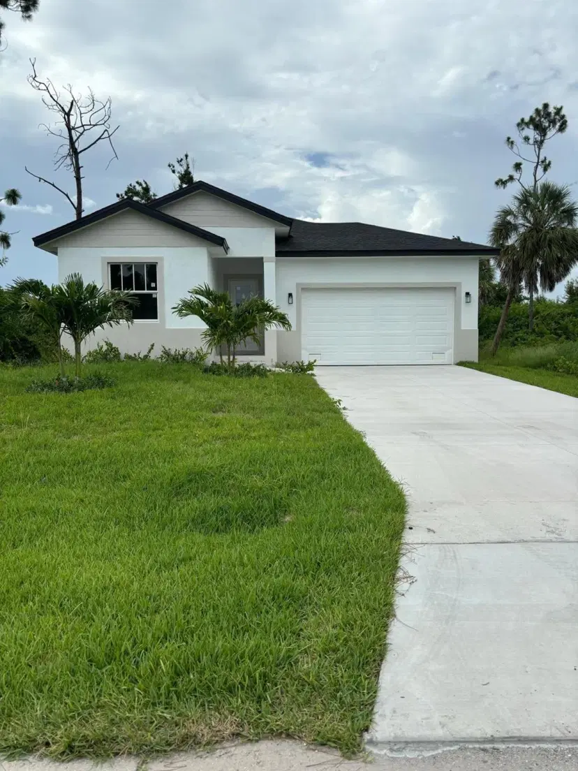 Picture of 136 Lomas Rd Road, Rotonda West FL 33947