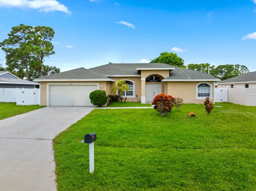 Picture of 1426 SE Navajo Lane, Port St Lucie FL 34983