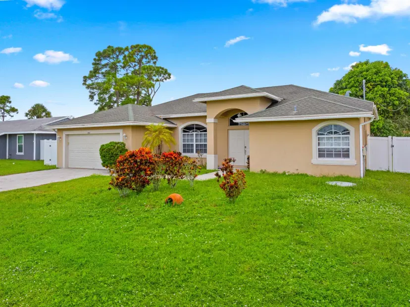 Picture of 1426 SE Navajo Lane, Port St Lucie FL 34983