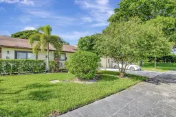 Picture of 42 Kensington Lane, Boynton Beach, FL 33426