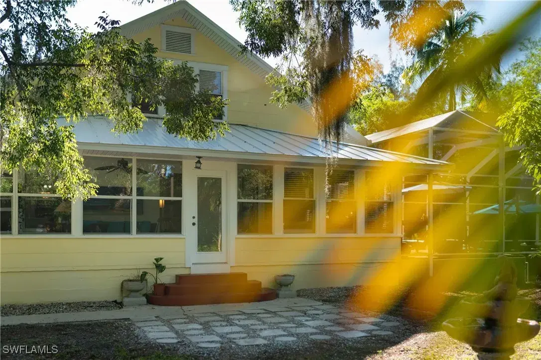 Picture of 10630 Goodwin St, Bonita Springs, FL 34135