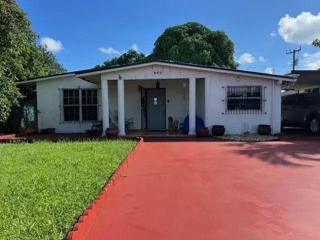 Picture of 862 Hialeah Dr, Hialeah FL 33010