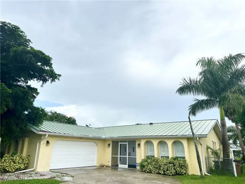 Picture of 902 El Dorado Pkwy E, Cape Coral FL 33904