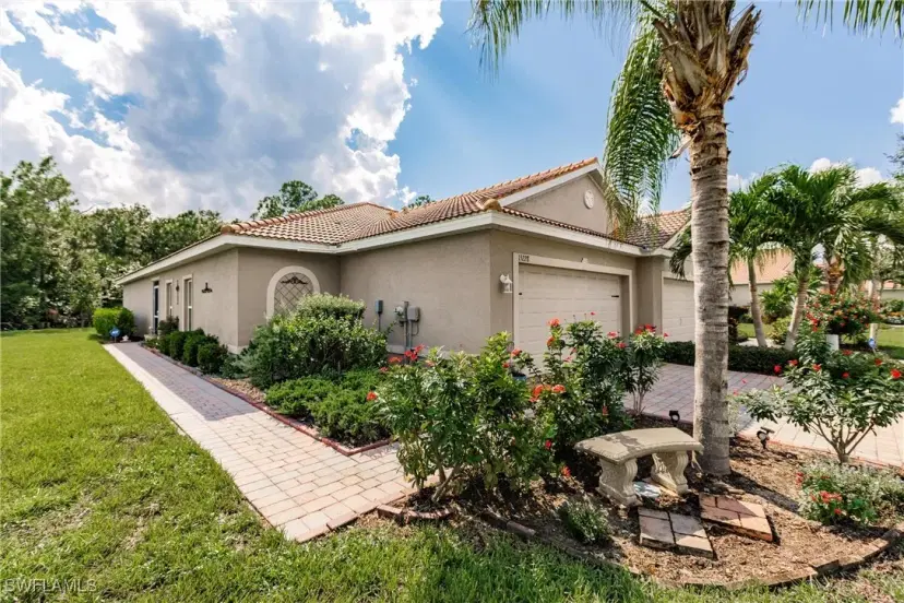 Picture of 15228 Ligustrum Ln, Alva FL 33920