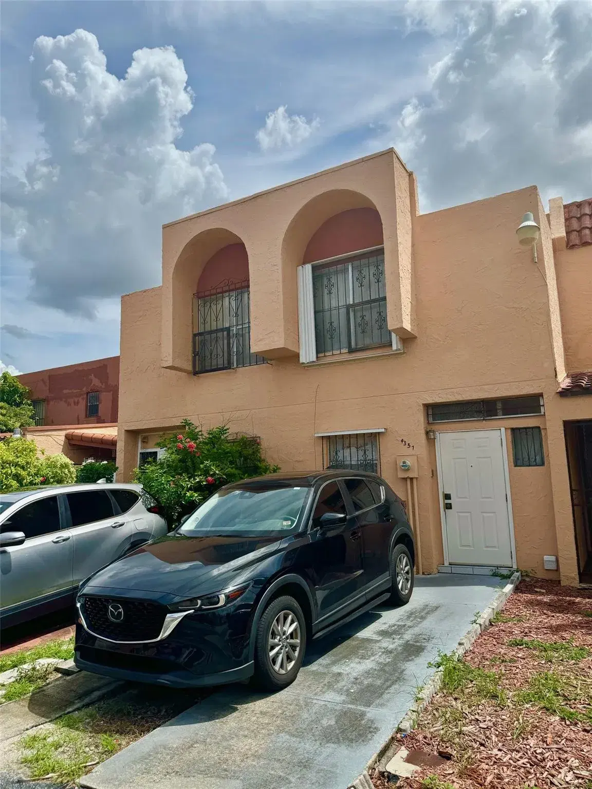 Picture of 4357 W 11Th Ln 4357, Hialeah, FL 33012