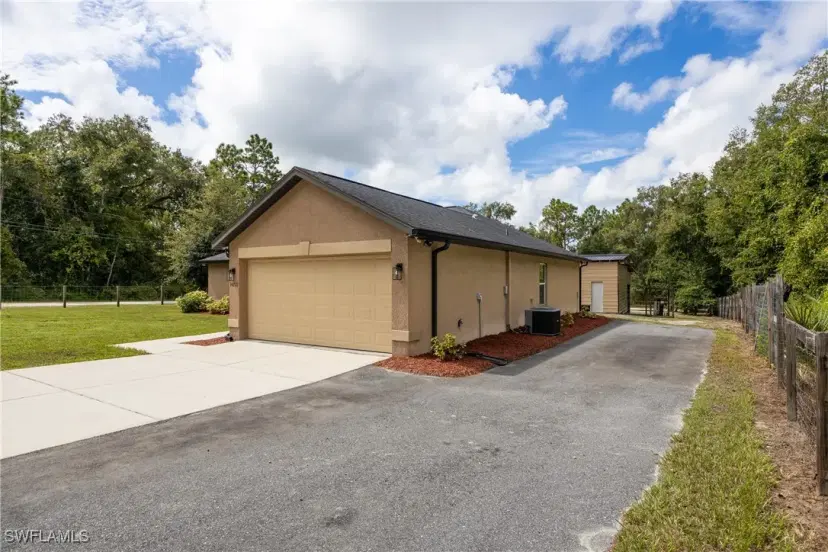 Picture of 14271 Regency Ct, Weeki Wachee FL 34614