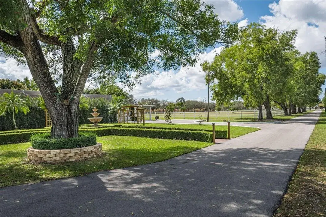 Picture of 4660 SW 148Th Avenue, Southwest Ranches, FL 33330