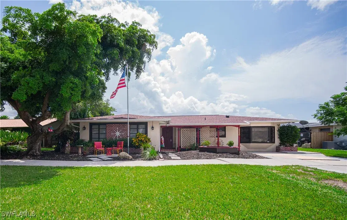 Picture of 4320 SE 16Th Pl, Cape Coral, FL 33904