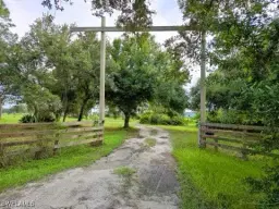 Picture of 1214 Eden Dr, Labelle, FL 33935