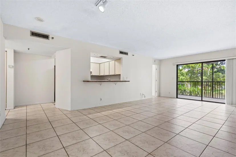 Picture of 2221 Cypress Island Drive 204, Pompano Beach FL 33069