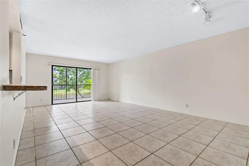 Picture of 2221 Cypress Island Drive 204, Pompano Beach FL 33069