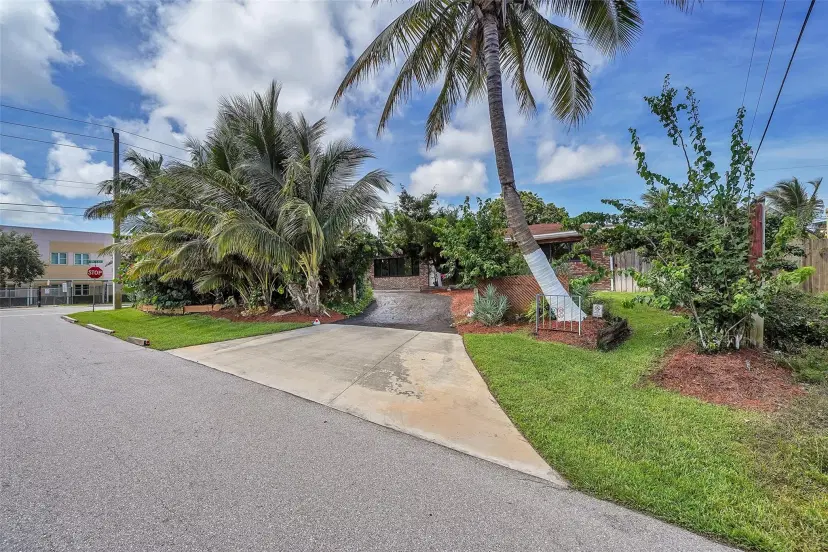 Picture of 345 SW 12Th Ave, Boynton Beach FL 33435