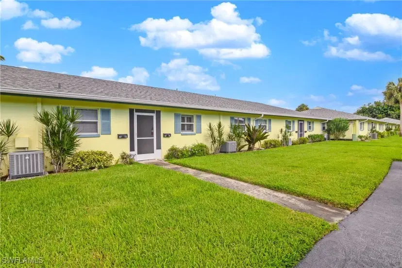 Picture of 6775 Lake Mcgregor Cir, Fort Myers FL 33919