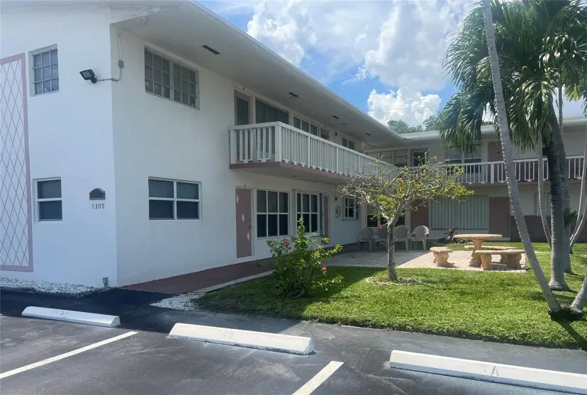 Picture of 1300 N 12Th Ct 3B, Hollywood FL 33019