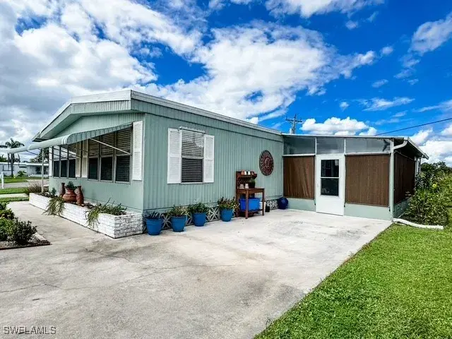 Picture of 101 Conestoga Trl, North Fort Myers FL 33917