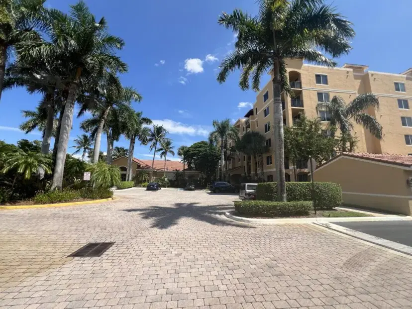 Picture of 1200 Scotia Drive 304, Hypoluxo FL 33462