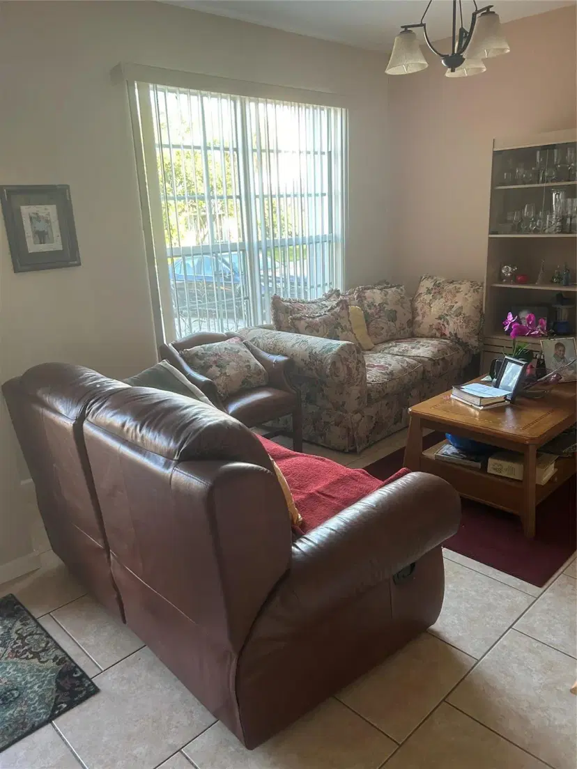 Picture of 460 Veronica Ave Ne, Palm Bay FL 32907