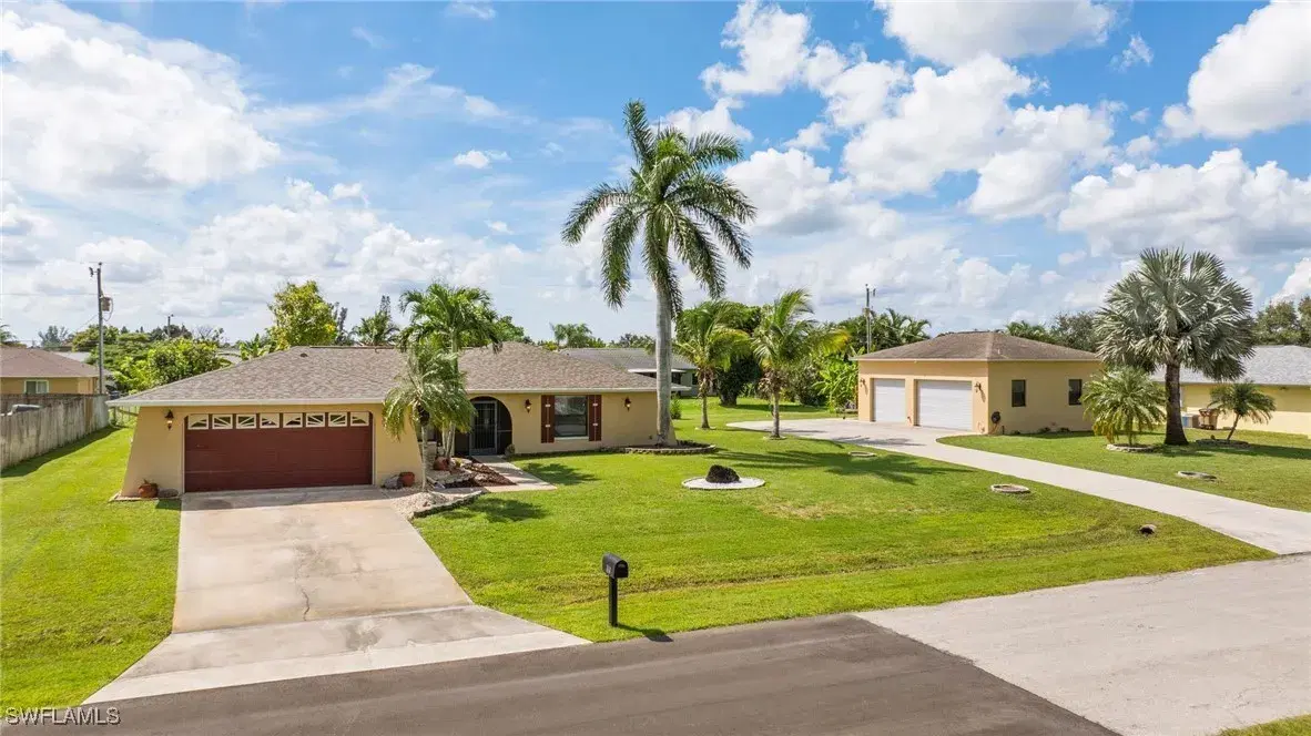 Picture of 210 SE 17Th Ter, Cape Coral, FL 33990