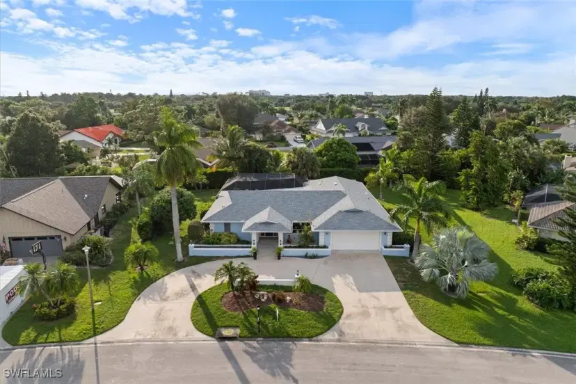 Picture of 2333 Queens Way, Naples FL 34112