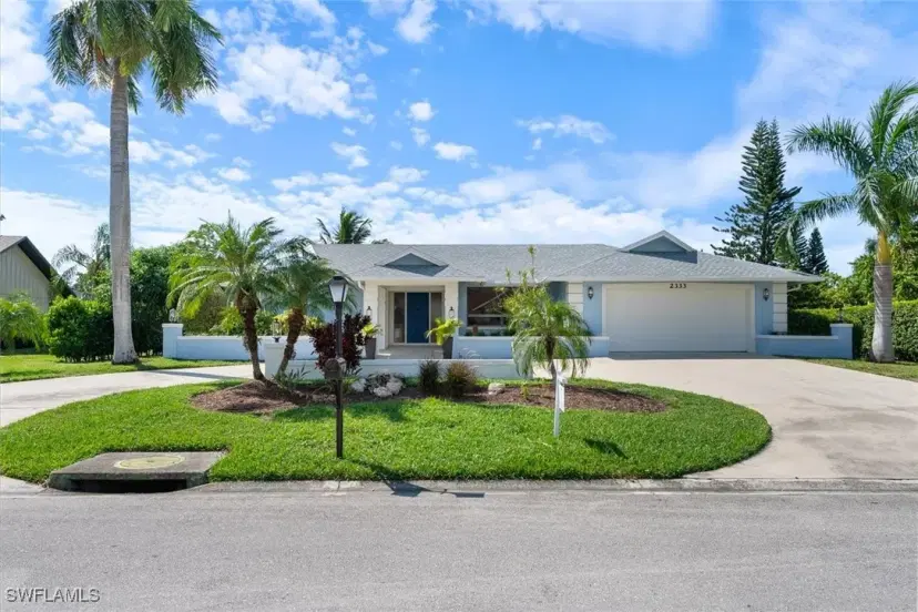 Picture of 2333 Queens Way, Naples FL 34112