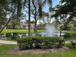 Picture of 2721 S Oakland Forest Dr 104, Oakland Park, FL 33309