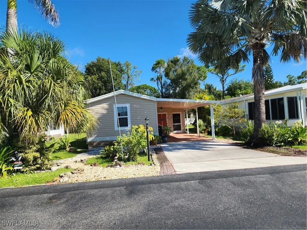 Picture of 5072 Fiddleleaf Dr, Fort Myers, FL 33905