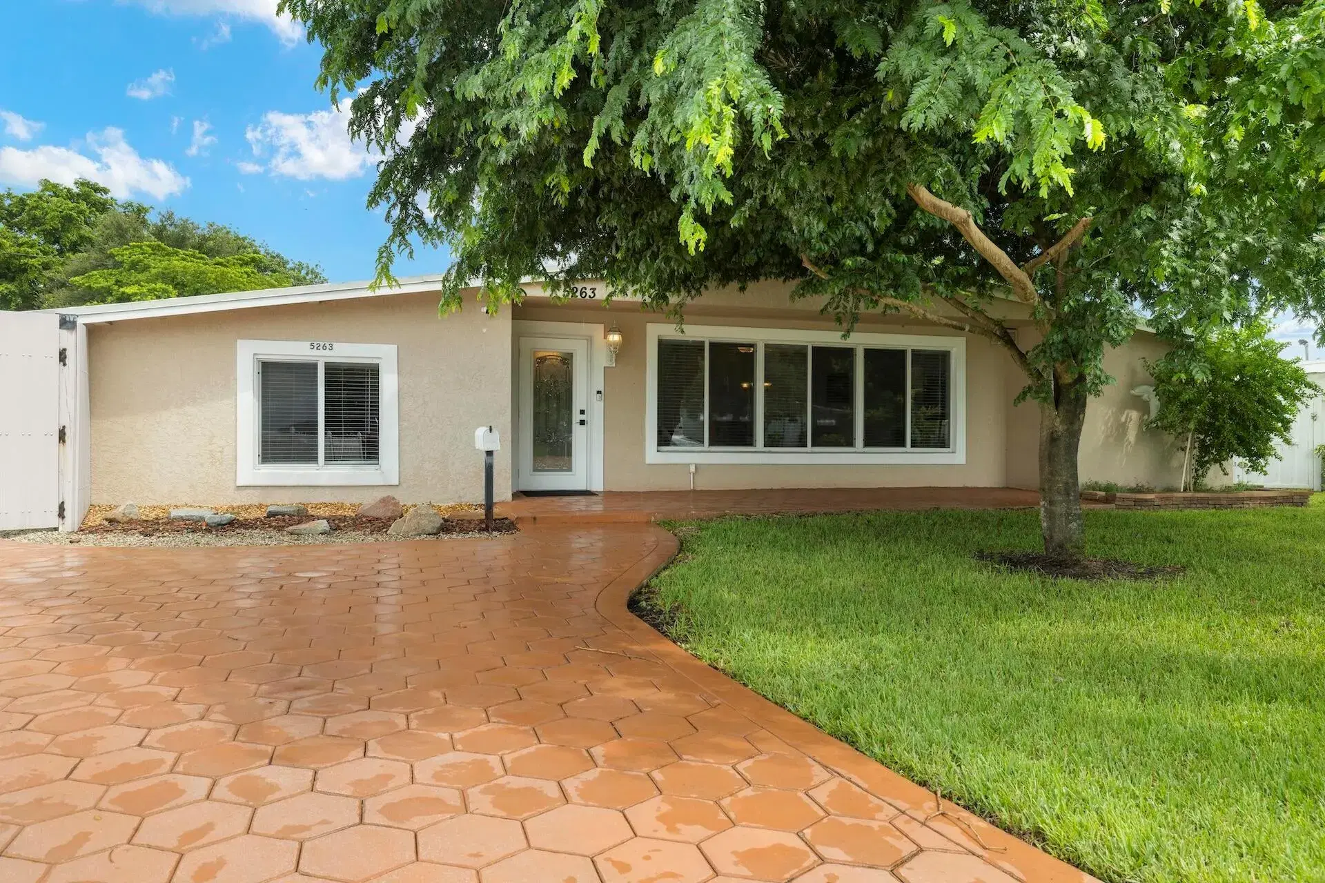 Picture of 5263 Redwood Place, Plantation, FL 33317